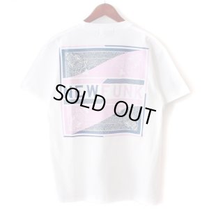画像1: 【NEWFUNK】PAISLEY BANDANA TEE (White)