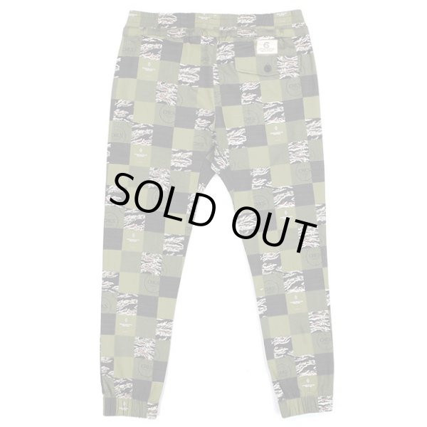 画像2: 【CROOKS&CASTLES】 EMBATTLES JOGGER PANTS (2)