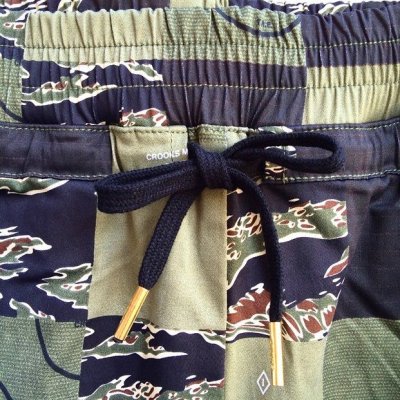 画像1: 【CROOKS&CASTLES】 EMBATTLES JOGGER PANTS