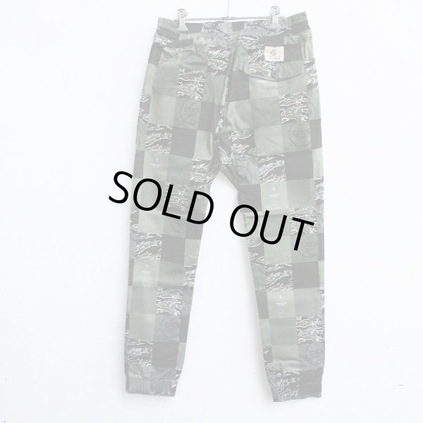 画像4: 【CROOKS&CASTLES】 EMBATTLES JOGGER PANTS (4)