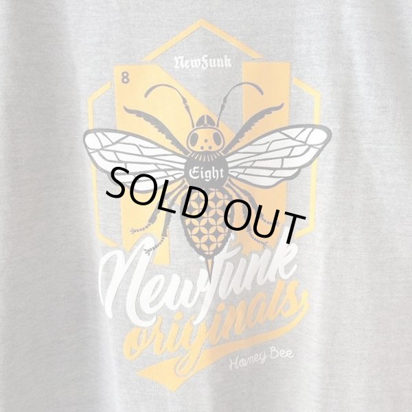 画像4: 【CRACKLIMB】Honey Bee TEE / NEWFUNK 8th Anniversary (GRAY) (4)