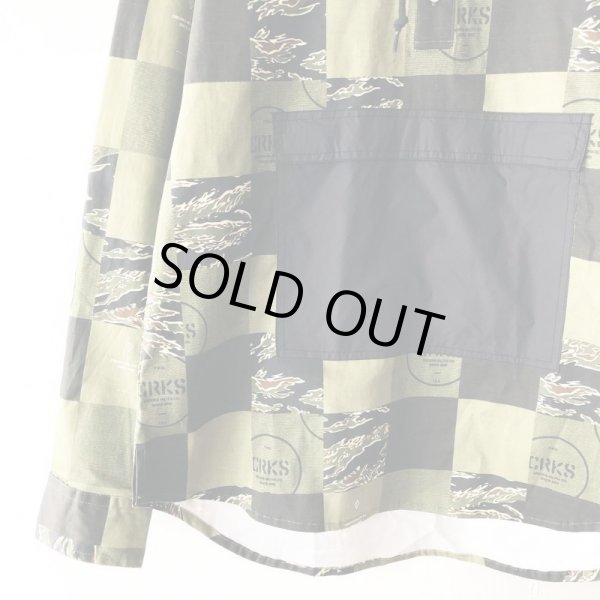 画像4: 【CROOKS&CASTLES】EMBATTLES ANORAK JACKET (4)