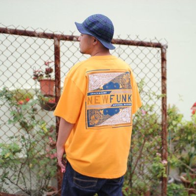 画像1: 【NEWFUNK】PAISLEY BANDANA TEE (GOLD)