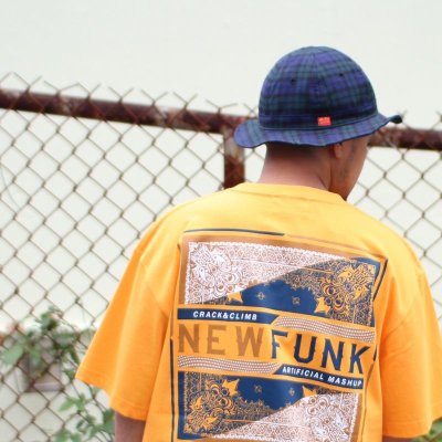 画像2: 【NEWFUNK】PAISLEY BANDANA TEE (GOLD)