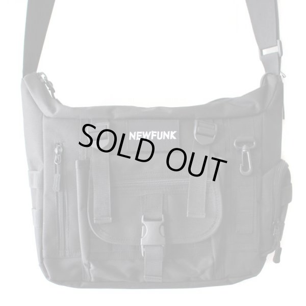 画像2: 【NEWFUNK】MILITARY SHOULDER BAG (BLACK) (2)