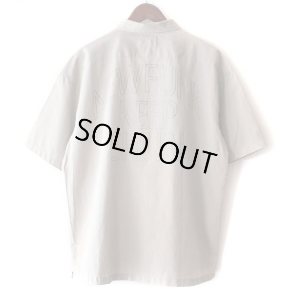 画像2: 【NEWFUNK】HALF ZIP LINEN SHIRT (Beige Gray) (2)