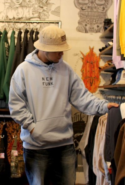 画像1: 【NEWFUNK】LOGO HOODIE (LT-BLUE)