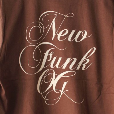 画像2: 【NEWFUNK】Script TEE (Brown)