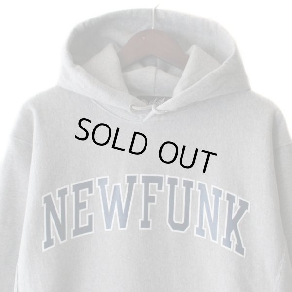 画像2: 【NEWFUNK】COLLEGE LOGO HOODIE (Gray) (2)