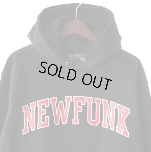 画像2: 【NEWFUNK】COLLEGE LOGO HOODIE (Black) (2)